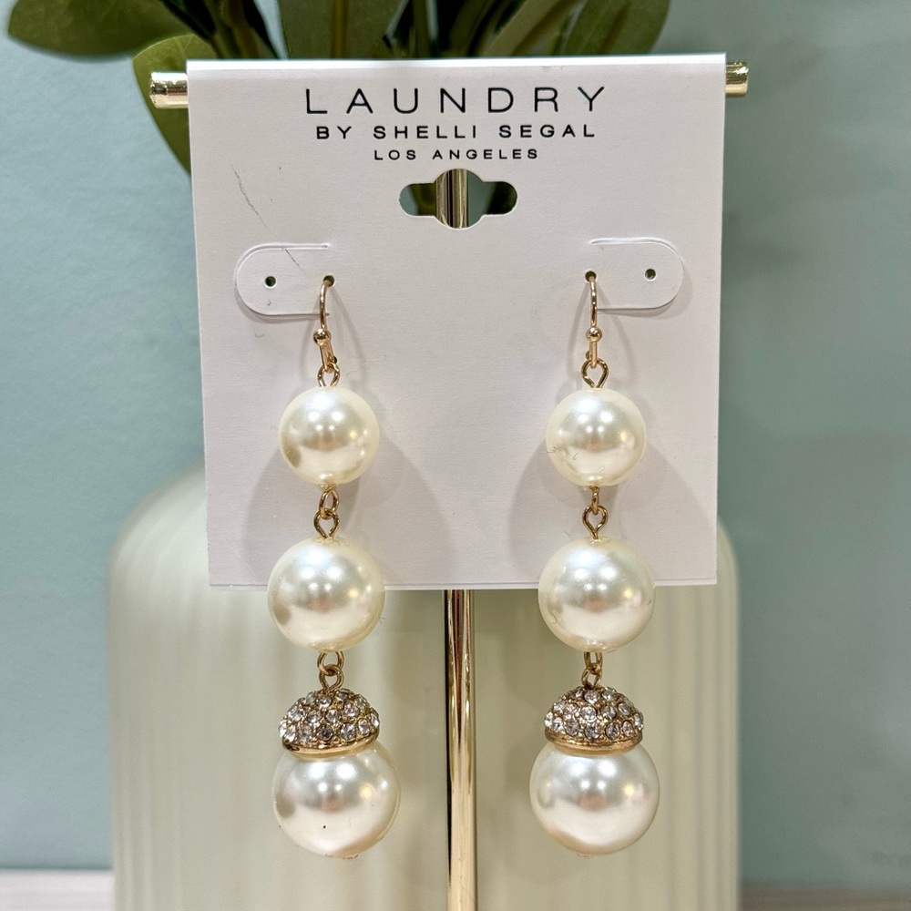 Laundry By Shelli Segal Gold and Pearl Earrings
